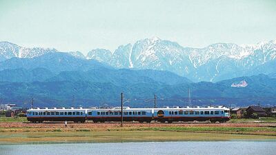 観光列車「一万三千尺物語」