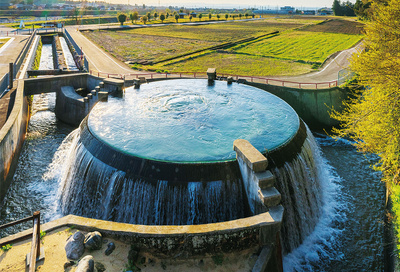 東山円筒分水槽